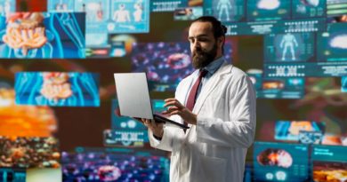 Le médecin généraliste utilise des outils numériques pour un meilleur diagnostic
